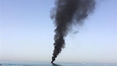 مصرع سائح وإصابة 14 آخرين في انفجار قارب بإندونيسيا