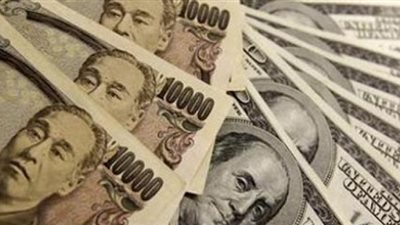 الين يرتفع مع استمرار اهتزاز الثقة في الأسهم