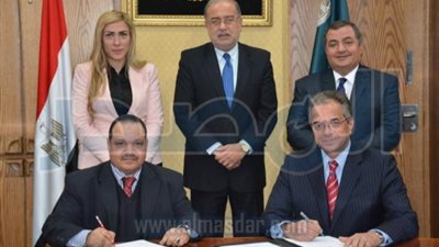 توقيع عقد تحويل السيارات للعمل بالغاز الطبيعى بين 