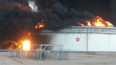 ليبيا: حريق بخزان نفط في السدرة بعد هجوم 