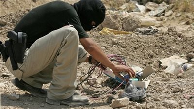 إبطال مفعول 4 عبوات ناسفة استهدفت أماكن حيوية بالفيوم