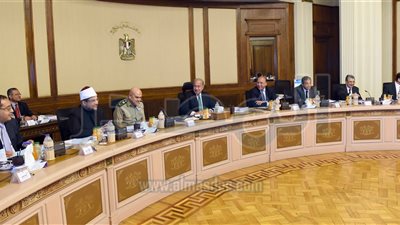 الحكومة تعتمد محضر اجتماع اللجنة الوزارية لفض منازعات الإستثمار