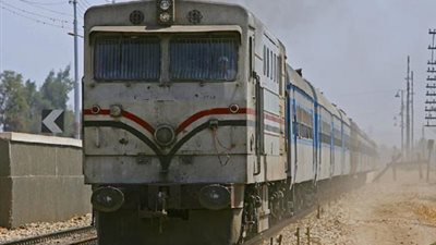 إصابة 13 شخصًا فى انقلاب عربة قطار بالمنيا