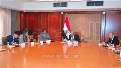 الحكومة تدرس إنشاء خط ملاحي يربط الموانئ المصرية بدول 