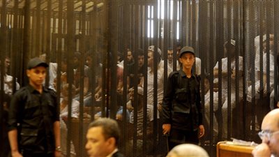 المؤبد لـ7 متهمين و7 سنوات لـ15 آخرين في الاعتداء على قيادات أمن أسوان