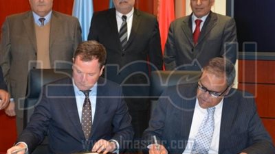 توقيع عقد إستيراد 9 شحنات من الغاز الطبيعى المسال