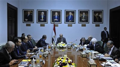 إسماعيل يتفقد برنامج وزارة الزراعة قبل عرضه على البرلمان القادم