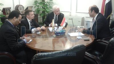 هيتاش اليابانية تبحث إقامة صوامع لتخزين الاقماح ومناطق لوجستية للحبوب والغلال