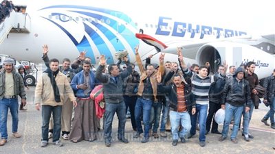 مصر للطيران: عودة 7337مصريا من ليبيا منذ 20 فبراير الماضي وحتى الآن