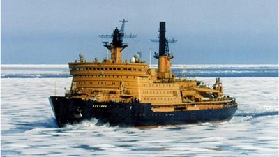 بالفيديو .. أكبر كاسحة جليد نووية تتجه إلى القطب الشمالي برحلة سياحية