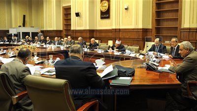 لجنة الإصلاح التشريعى توافق على قانونى 