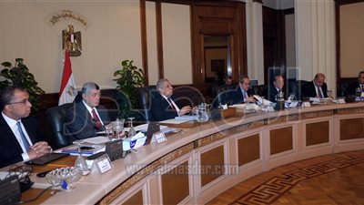 الحكومة  تبحث الإجراءات التنفيذية لطرح سندات دولارية فى الخارج