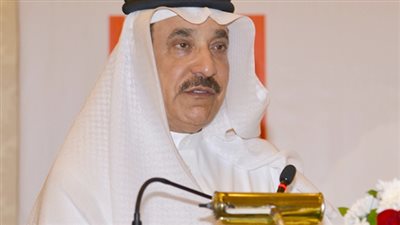 وزير العمل البحريني يصل القاهرة للمشاركة في مؤتمر الأسرة العربية