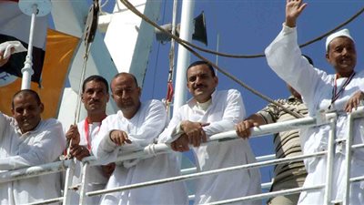 ميناء نويبع يستقبل 516 راكبًا منهم 450 معتمرًا