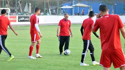 الأهلى يؤدى مرانه الرئيسى بـ