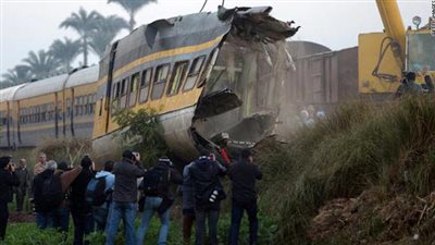 مقتل 7 أطفال في حادث تصادم حافلة بقطار