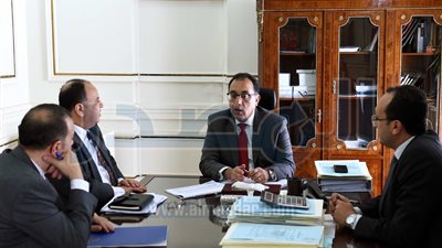 رئيس الوزراء يناقش مع وزير المالية تطوير المنظومة الضريبية