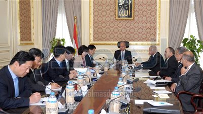 رئيس الوزراء يدعو الشركات الكورية الجنوبية للاستثمار في محور قناة السويس