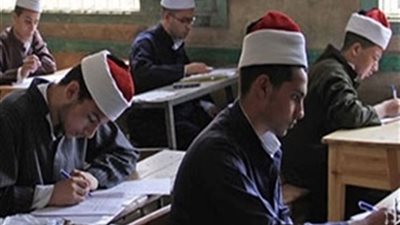 التحفظ علي طالب لتسريبه امتحان مادة الحديث بالثانوية الأزهرية بقنا