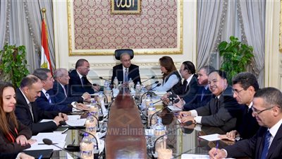 مجلس الوزراء يبحث تكوين إحتياطي من السلع الأساسية يكفي 6 أشهر