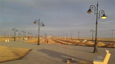 تعديل الخطوط الهوائية لكابلات الكهرباء وإنارة مدخلي العريش