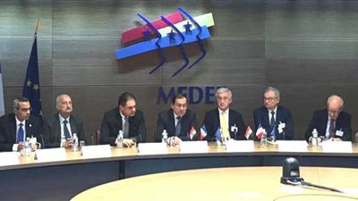 «البترول» تستهدف تنفيذ 11 مشروعًا لتنمية حقول الغاز باستثمارات 15 مليار دولار