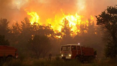 الولايات المتحدة: الحرائق تلتهم أكثر من 10 ملايين فدان خلال 2015