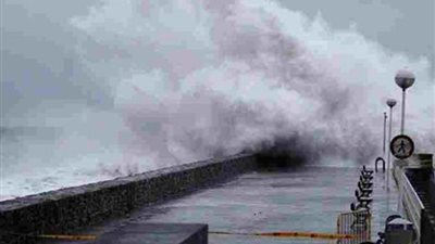 إغلاق موانئ السويس الأربعة بسبب سوء الأحوال الجوية