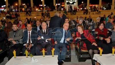 بالصور.. وزير الثقافة يشهد موكب 