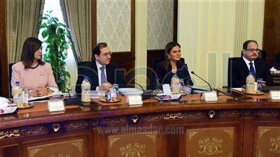 مجلس الوزراء يوافق على قرضين بـ 200 مليون دولار و 400 ألف يورو