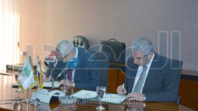 بالصور.. توقيع مذكرة تفاهم بين وزارة التجارة والصناعة والمؤسسة الإسلامية لتأمين الإستثمار وائتمان الصادرات
