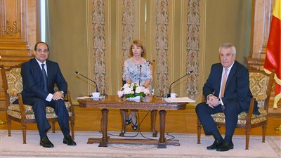 السيسى يبحث تعزيز التعاون البرلمانى بين مصر ورومانيا