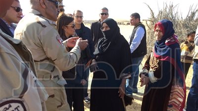 بالصور.. سحر نصر تتفقد احتياجات المواطنين في شمال سيناء
