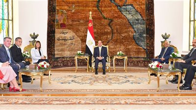 الرئيس يبحث تعزيز التعاون البرلمانى المشترك مع صربيا