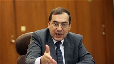 وزير البترول يطالب شركات التسويق بزيادة سعة التخزين فى محطات التموين