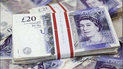 الجنيه الإسترليني يسجل أعلى مستوى أمام الدولار خلال 19 شهرا