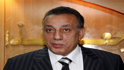 محافظ الجيزة يمهل رؤساء الأحياء أسبوعا لتنظيف الشوارع