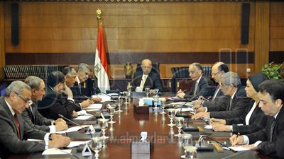 رئيس الوزراء يوجه بحل جميع معوقات أراضي المشروعات الصناعية