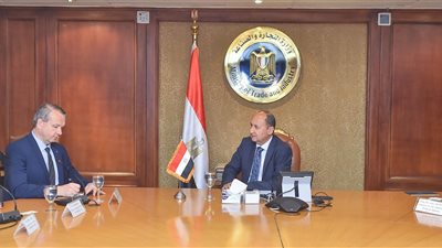 وزير الصناعة يناقش خطط «تونجسرام» المجرية للاستثمار فى مصر