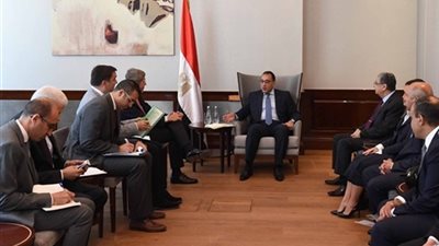 رئيس الوزراء: توطين صناعة السيارات فى مصر أولوية حكومية