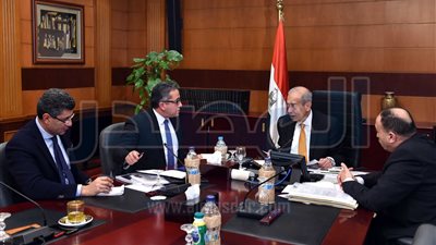 رئيس الوزراء يستعرض مع وزير الآثار الخطة التنفيذية لعدد من المشروعات