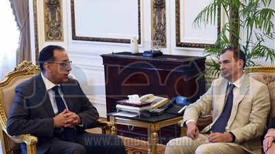 «مدبولى» يبحث مع رئيس البنك الأوروبى لإعادة الإعمار دعم المشروعات الصغيرة والمتوسطة