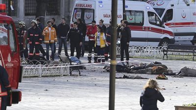 السائحون الأجانب يبدأون مغادرة تركيا عقب 