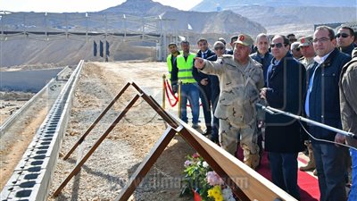 السيسى يتفقد مشروع هضبة الجلالة البحرية