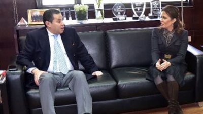 وزيرا الاستثمار وقطاع الأعمال يشاركان بمؤتمر دبي العالمي للسكر