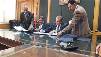 اتفاقية بـ 6,7 مليون جنيه لإجراء دراسات تطوير 32 منطقة عشوائية في 8 محافظات