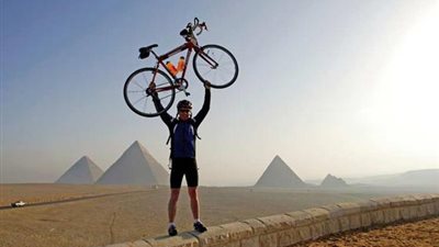 20 متسابقًا يشاركون في سباق دراجات من مصر إلي جنوب إفريقيا لتنشيط السياحة