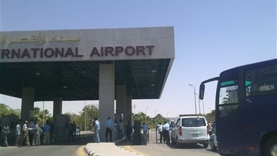 مطار الأقصر يستقبل 650 سائحا من مختلف الجنسيات