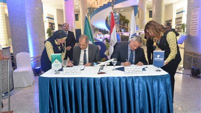 «مصر للطيران» توقع بروتوكول تعاون مع نادي الجزيرة