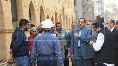 مدبولى يتفقد أعمال تنفيذ وحدات مشروع 